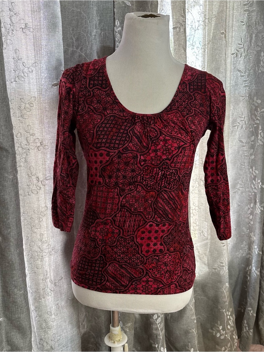Women's Patterned Scoop Neck Red & Black Blouse